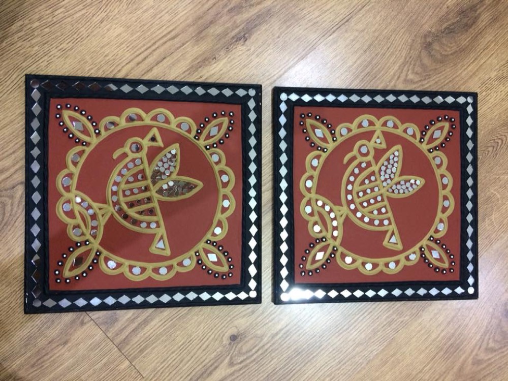 Red mud art with miroor